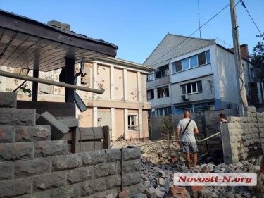 Фото 5 — В Николаеве российским обстрелом разрушено общежитие (ФОТО, ВИДЕО)