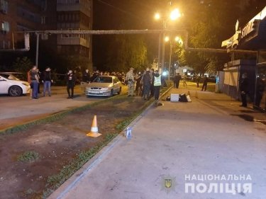 Фото 2 — Пять человек получили ранения при взрыве гранаты в Харькове (ФОТО)