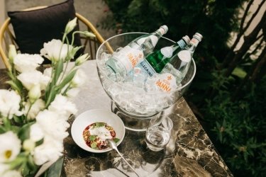 Фото 8 — Лисички, трави та ягоди: ресторан DOM №10 створив сезонне меню разом з Mumm Champagne