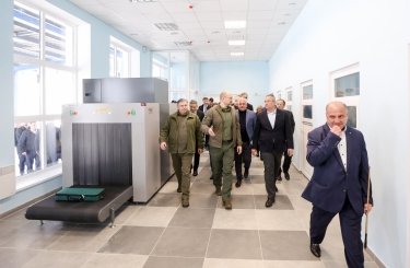 Фото 7 — Вперше з 1998 року: почав працювати збудований з нуля пункт пропуску на кордоні з Румунією