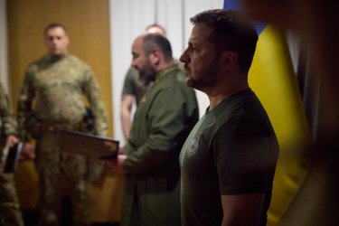 Фото 24 — Зеленський на Донеччині відвідав підрозділ ІПСО (ФОТО)