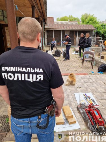 Фото 3 — Полиция задержала подозреваемых во взрыве в банке "Пивденный" в Чернигове: под ним нашли тоннель (ФОТО)