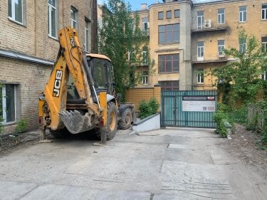 Фото 2 — Суд дозволив забудовнику не відновлювати зруйновану памʼятку архітектури у центрі Києва