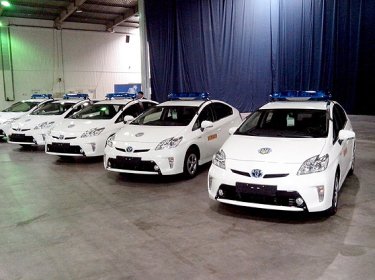 Фото 3 — Япония передала украинской милиции автомобили Toyota Prius