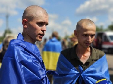 Фото 2 — Украина освободила из российского плена еще 95 защитников
