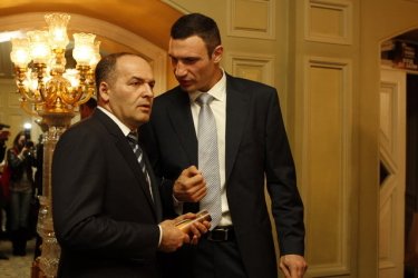 Фото 20 — "Народным героем -2011" стала семья, усыновившая семь ВИЧ-позитивных детей (ФОТО)