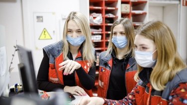 Фото 6 — Ставка на доставку: як «Нова пошта» допомагає Україні залишатися на зв’язку
