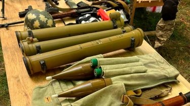 Фото 4 — В Чернигове на уличной выставке боеприпасов сработал гранатомет: ранены четверо детей и четверо взрослых