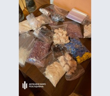 Фото 4 — Могли подорвать боеготовность украинских войск: в Украине разоблачили масштабную группировку наркоторговцев (ФОТО, ВИДЕО)