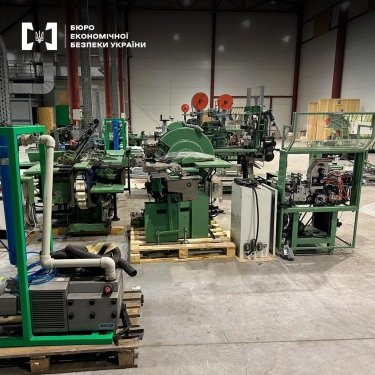 Фото 2 — Суд вернул подсанкционному контрабандисту сигаретную линию, изъятую БЭБ: реакция АРМА