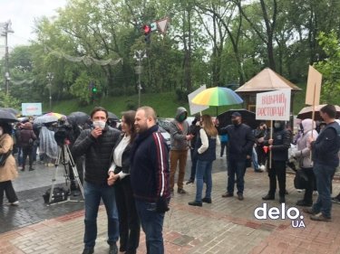 Фото 9 — "Хватит издеваться!": у Кабмина требуют открыть бары и рестораны (ФОТО, ВИДЕО)