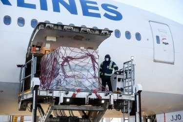 Фото 5 — ЮНИСЕФ поставил в Украину около 3 млн доз вакцины Moderna