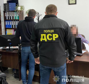 Фото 2 — Нацполиция выявила сеть нелегальных товарных бирж, торгующих древесиной