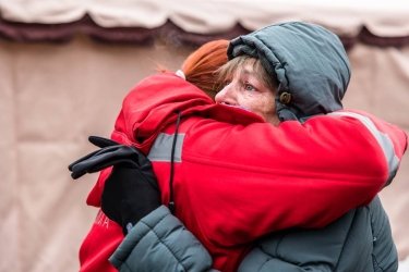 Фото 10 — В Днепре продолжаются поиски еще 25 жителей разрушенного российской ракетой дома (ФОТО)