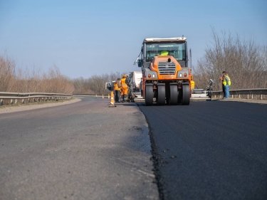 ремонт дороги, спецтехніка