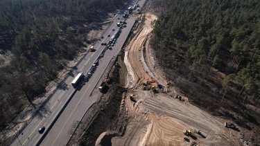 Фото 6 — Нова розв’язка на Одеській трасі під Києвом: для руху відкрили лівий проїзд (ФОТО)