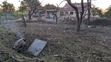 Фото 5 — Во Львове обломки сбитых ракет упали на жилые дома (ФОТО)