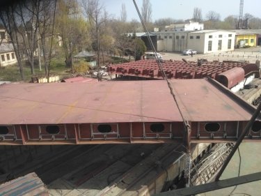 Фото 2 — На Дунае строят крупнейшую баржу в истории Украины (ФОТО, ВИДЕО)