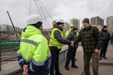 Фото 3 — Кличко проінспектував, як триває ремонт двох шляхопроводів на Оболоні (ФОТО)