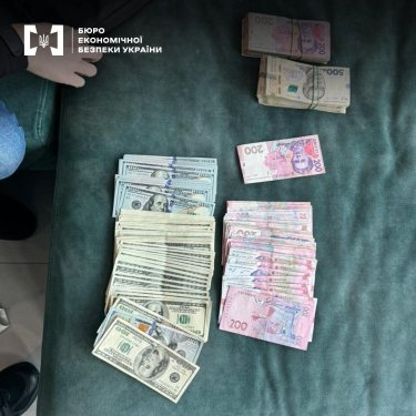 Фото 17 — Троє "чарівників" з Одеси "перетворювали" контрафакт на продукцію Apple: які вироки отримали (ФОТО)