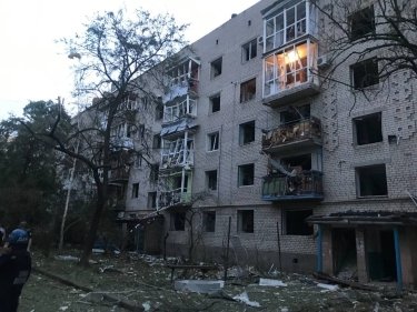 Фото 3 — Россияне обстреляли жилые кварталы Славянска: есть пострадавшие