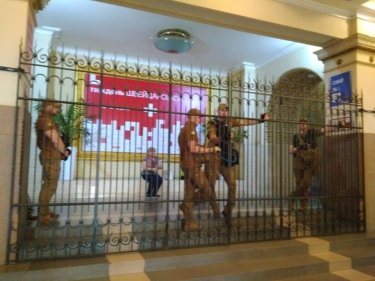Фото 2 — Руководство кинотеатра "Киев" заявило о рейдерском захвате здания (ФОТО)