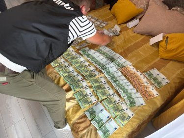Фото 9 — В Одессе тюремного чиновника поймали на взятке от бизнеса за обустройство в колонии солнечной электростанции (ФОТО)
