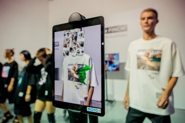 Фото 17 — Как дополненная реальность помогла фешн-бренду FINCH найти пустую нишу и стать пионером веб-показов с миллионными охватами