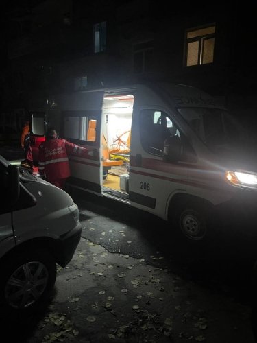 Фото 10 — Российская ракета попала в многоэтажку в Запорожье: есть погибшие и раненые (ФОТО)