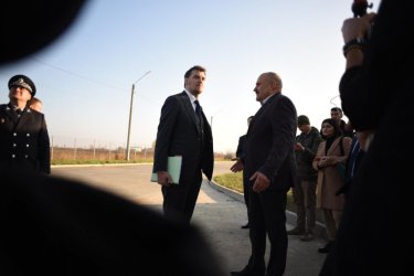 Фото 2 — Гончарук устроил "разнос" чиновникам из-за контрабанды на таможне (ФОТО)