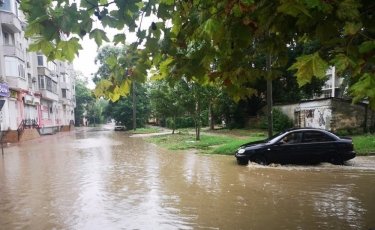 Фото 2 — Оккупированную Керчь снова подтопило из-за ливня (ФОТО, ВИДЕО)