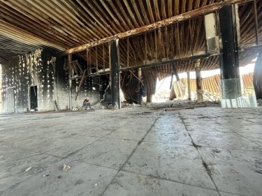 Фото 9 — JYSK открыл восстановленный магазин в уничтоженном в начале войны ТЦ в Гостомеле (ФОТО)