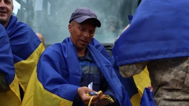 Фото 7 — Україна та РФ провели другий обмін полоненими в рамках 1000 на 1000