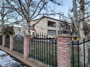 Фото 2 — Оккупанты нанесли удар по больнице и домам в Очакове