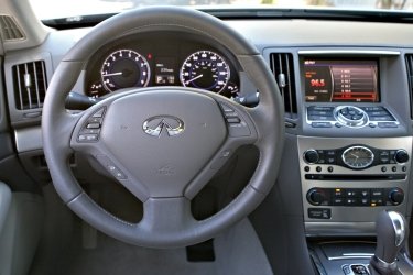 Фото 5 — Infiniti G25: классика в стиле hi-tech