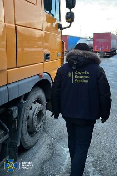 Фото 9 — Масштабная спецоперация: СБУ и ДБР начали обыски по всей вертикали таможни (ФОТО)
