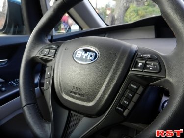 Фото 17 — Тест-драйв: первый в Украине электрокроссовер BYD е6