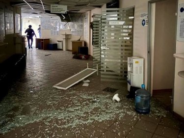 Фото 4 — В Киеве повреждено здание налоговой в результате российской атаки (ФОТО)