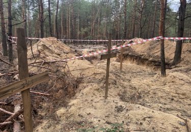 Фото 3 — В Изюме нашли массовое захоронение людей: Зеленский прокомментировал (ФОТО)