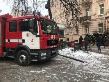 Фото 3 — В центре Киева вспыхнул пожар в кафе "Бистро" (ФОТО)