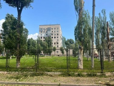 Фото 3 — Россия ударила ракетой по медучреждению в Днепре. Двое людей погибли, есть пострадавшие (ФОТО/ВИДЕО)