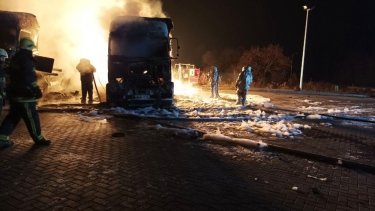 Фото 4 — На АЗС WOG под Харьковом взорвался резервуар с газом: сгорели две фуры (ФОТО, ОБНОВЛЕНО)