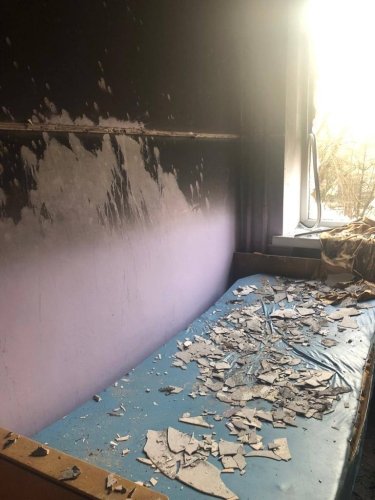 Фото 3 — Новогодние обстрелы: В Херсоне пострадала детская больница, в Никополе повреждено до 20 зданий (ФОТО)