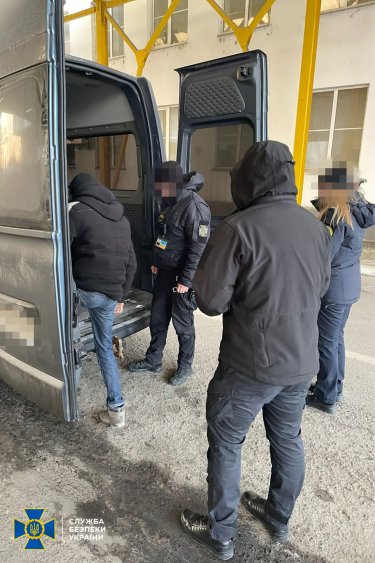 Фото 15 — Масштабная спецоперация: СБУ и ДБР начали обыски по всей вертикали таможни (ФОТО)