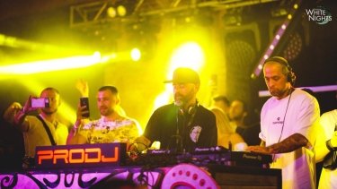 Фото 17 — В этом году было как никогда много зарубежных туристов — Роман Тугашев, "Белые ночи"