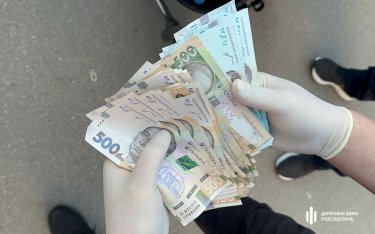 Фото 7 — На Кіровоградщині податківиць викрили на вимаганні від бізнесу хабарів за розблокування накладних (ФОТО, ВІДЕО)