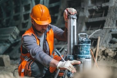 Фото 8 — Ремонт "синей" ветки метро в Киеве: аварийный участок разобрали и начали укреплять тоннель бетоном (ФОТО)