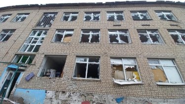Фото 13 — Оккупанты продолжают масштабные обстрелы Луганщины: повреждены еще десятки домов, в Северодонецке погибли люди