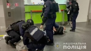 Фото 2 — В "Борисполе" задержали иранцев, выманивших в Киев блогершу и обобравших на $1,5 млн