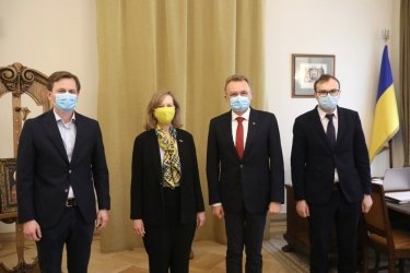 Фото 4 — Львов просит США помочь с территориальной обороной города